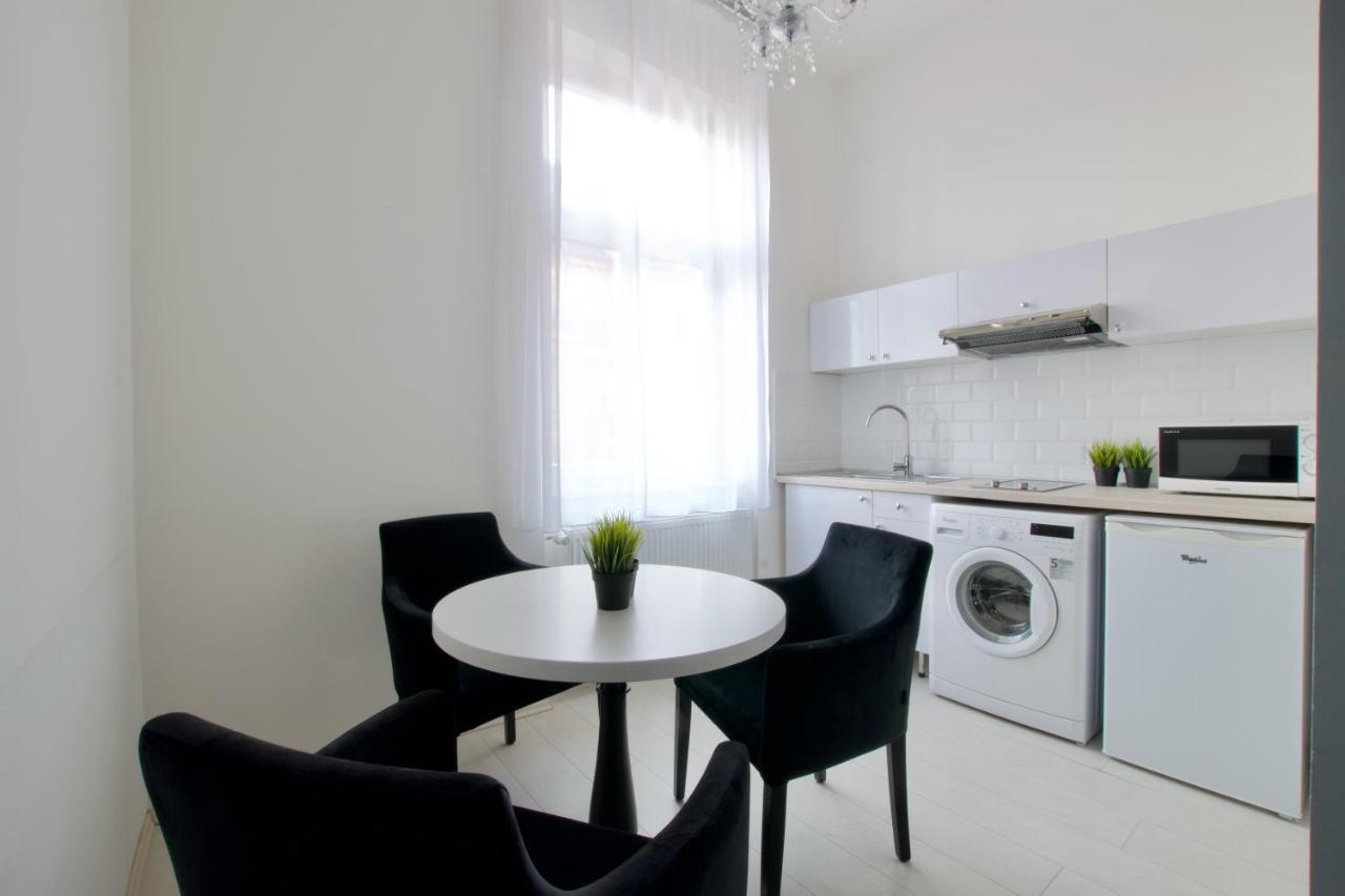 Premium Apartments By Hi5 - Astoria Square Budapest Esterno foto